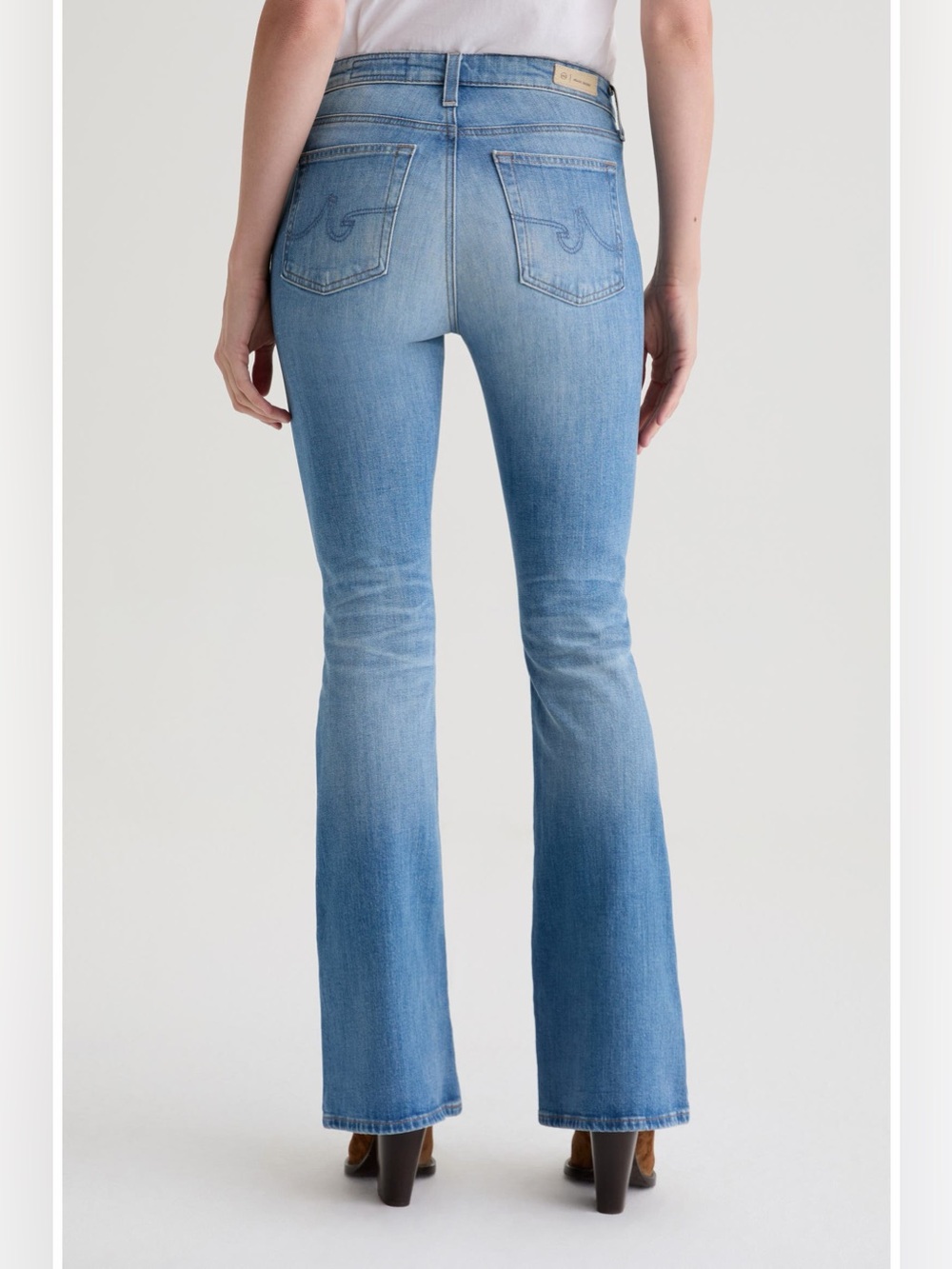 NWOT AG Farrah Mid Rise Bootcut Jeans (18 Years Bisou) size 29x32 - Picture 2 of 7
